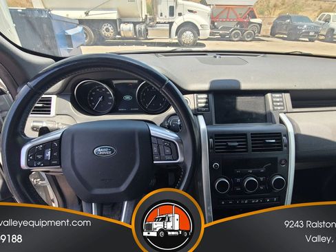 Used 2018 Land Rover Discovery Sport SE AWD/4WD image 6