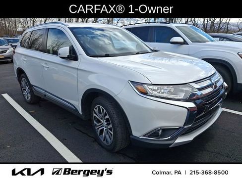 Used 2017 Mitsubishi Outlander SE image 3