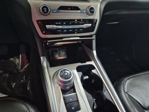 Used 2023 Ford Explorer XLT w/ Equipment Group 202A RWD image 22