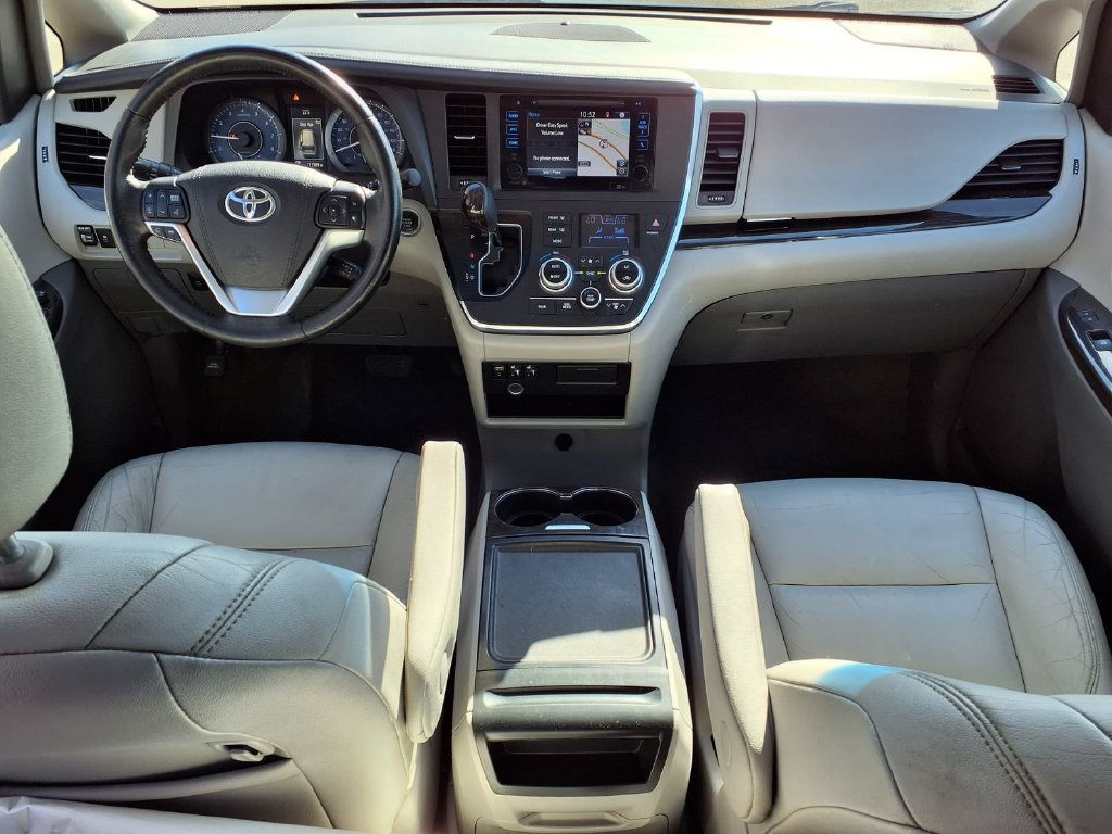 Used 2015 Toyota Sienna XLE w/ XLE Navigation Package FWD image 9