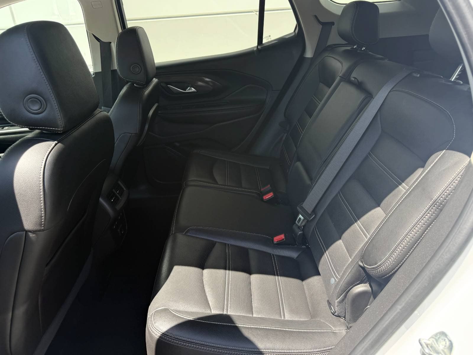 Used 2022 GMC Terrain Denali w/ Denali Premium Package AWD/4WD image 18