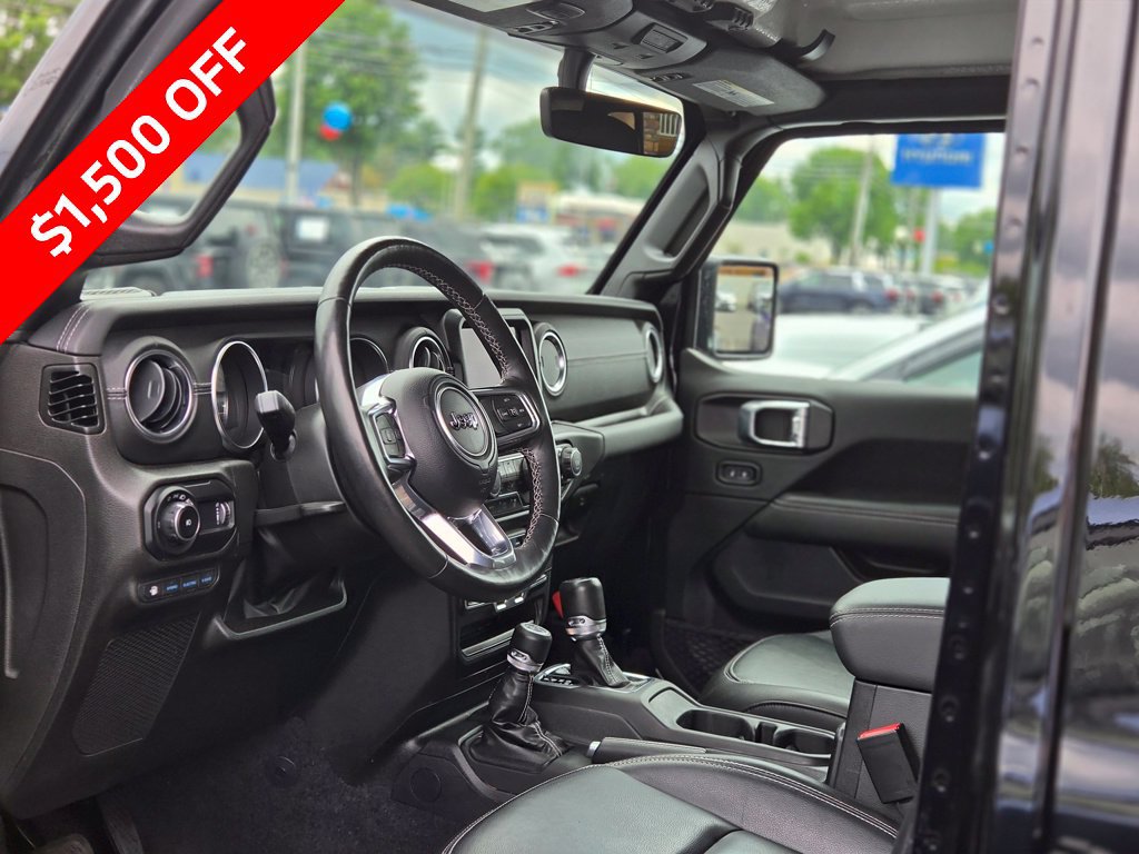 Used 2023 Jeep Wrangler Unlimited Sahara w/ Cold Weather Group AWD/4WD image 7