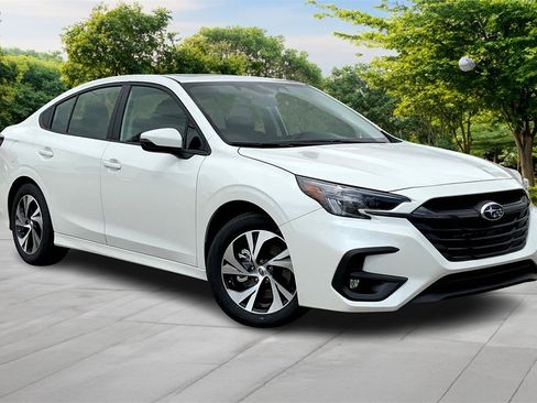 Used 2025 Subaru Legacy Premium image 2