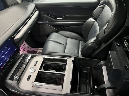 Used 2025 Lincoln Navigator L Reserve image 41