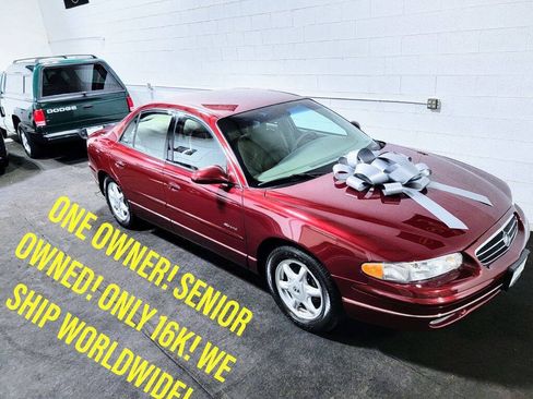 Used 2000 Buick Regal LS w/ Prestige Pkg FWD image 1