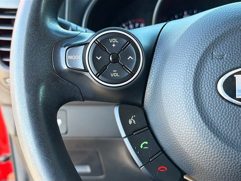 Used 2016 Kia Soul + image 29