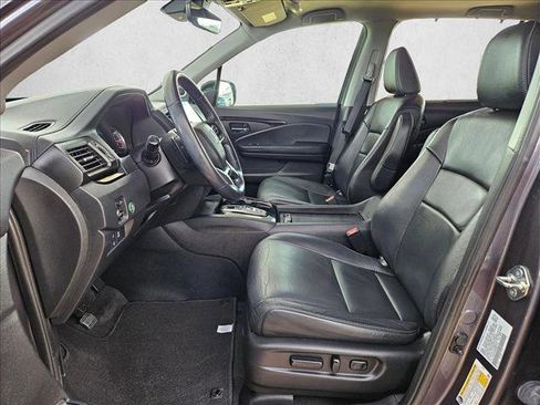 Used 2021 Honda Pilot Touring image 17