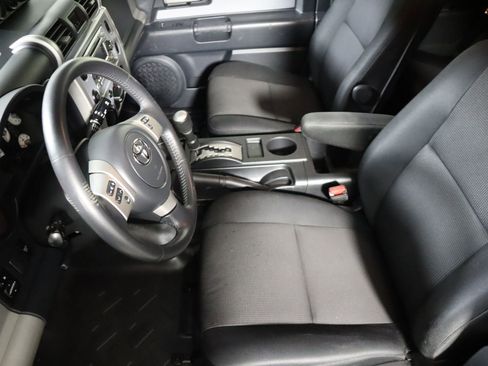 Used 2014 Toyota FJ Cruiser 4WD w/ Upgrade Package image 20