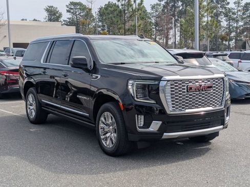 Used 2024 GMC Yukon XL Denali w/ Advanced Technology Package image 1