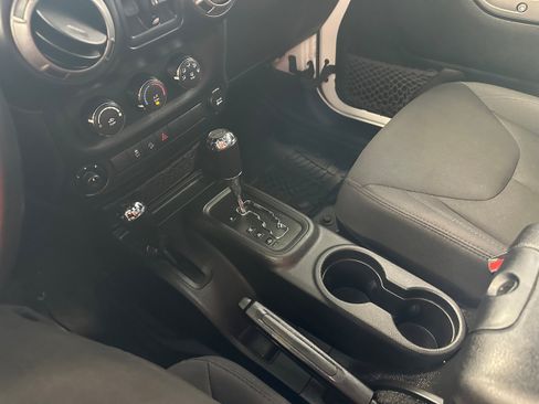 Used 2017 Jeep Wrangler Unlimited Sport AWD/4WD image 18