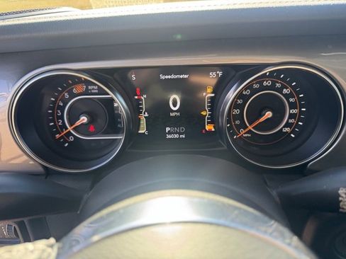 Used 2020 Jeep Wrangler Unlimited Sahara image 15