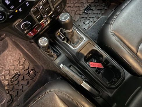 Used 2022 Jeep Wrangler Unlimited Rubicon w/ Trailer Tow Package image 32