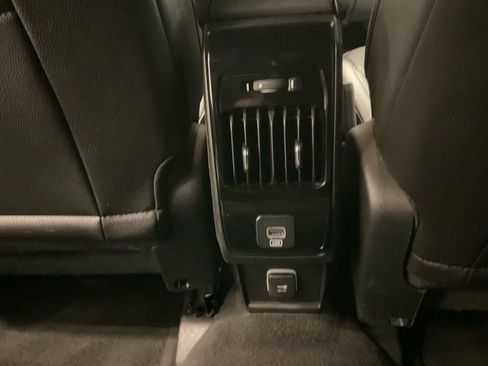 Used 2024 Jeep Compass Latitude image 34