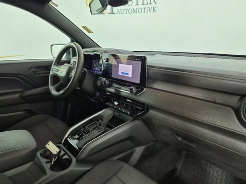 Certified 2024 Chevrolet Colorado W/T RWD image 40