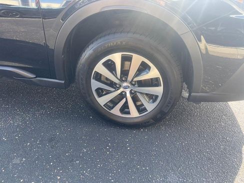 Used 2021 Subaru Outback Premium image 7