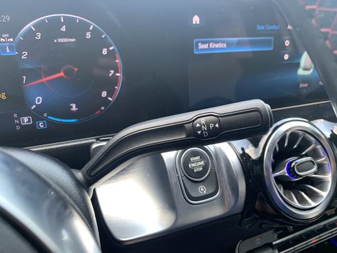 Used 2023 Mercedes-Benz GLB 250 image 26