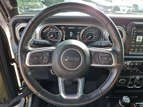 Used 2022 Jeep Wrangler Unlimited Sahara w/ Cold Weather Group AWD/4WD image 19