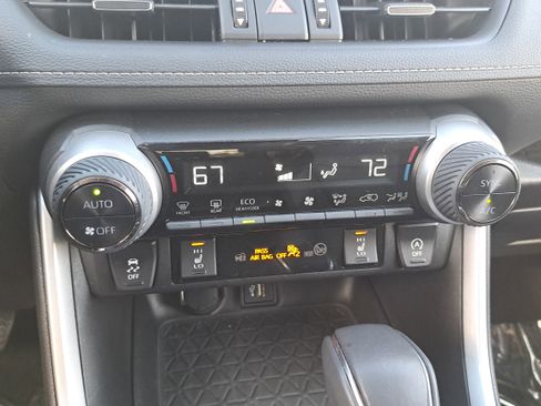 Used 2024 Toyota RAV4 XLE Premium w/ Weather Package image 21