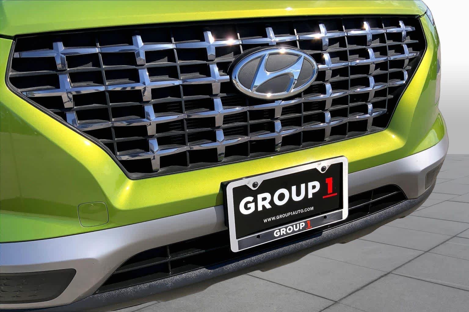 Used 2023 Hyundai Venue SEL FWD image 29