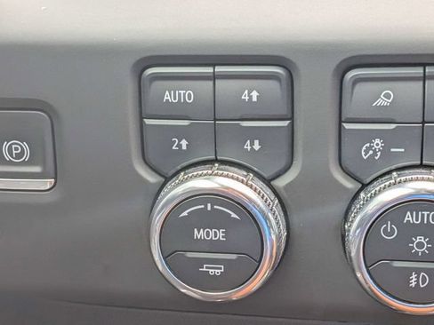 Used 2024 GMC Sierra 1500 Denali w/ Technology Package AWD/4WD image 28