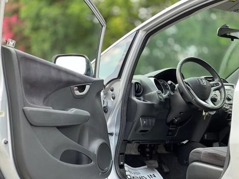 Used 2011 Honda Fit Sport image 9