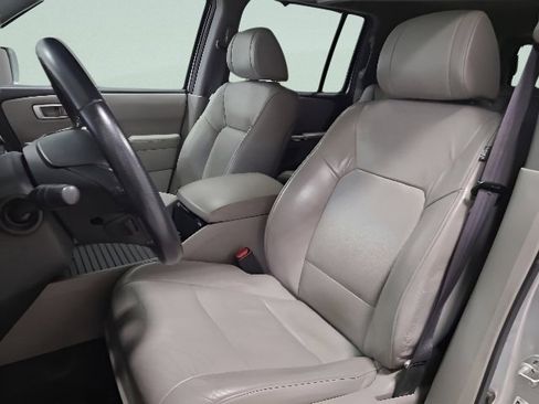 Used 2011 Honda Pilot Touring image 25