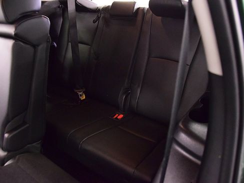 Used 2023 Toyota Highlander XLE image 33