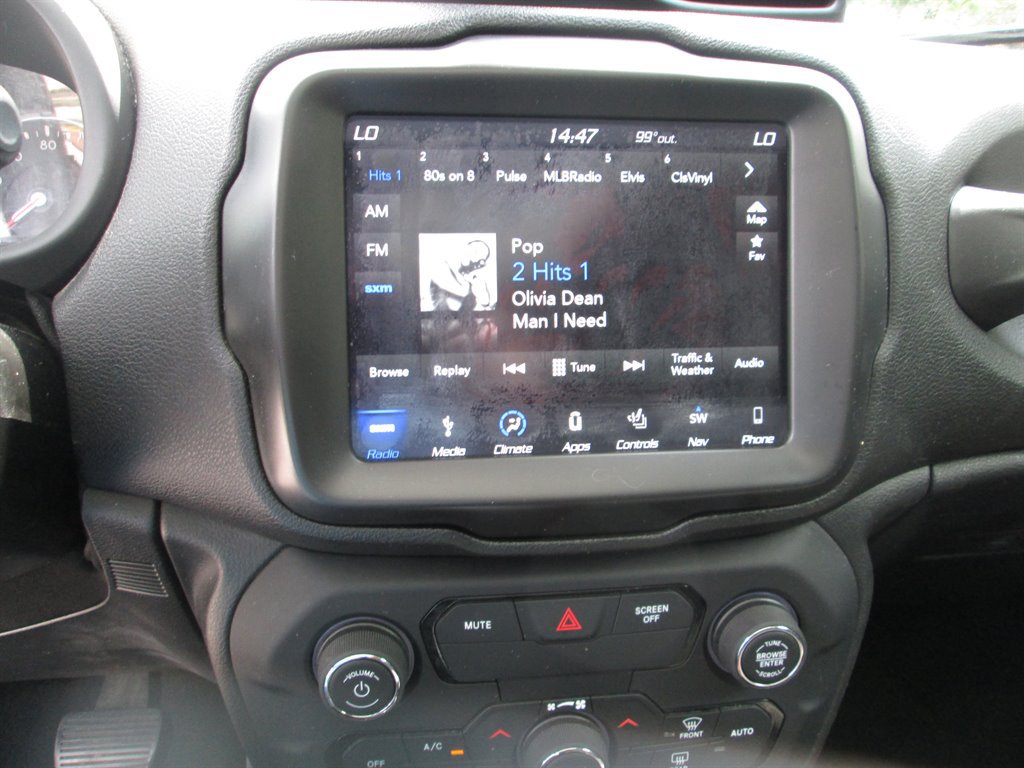 Used 2018 Jeep Renegade Trailhawk w/ UConnect 8.4 Nav Group AWD/4WD image 8