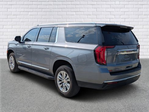 Used 2021 GMC Yukon XL SLT RWD image 3