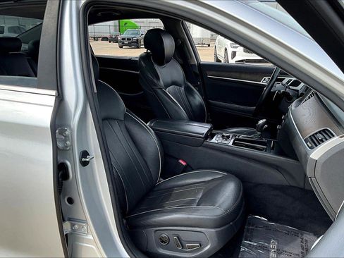 Used 2017 Genesis G80 3.8 w/ Option Group 03 image 10