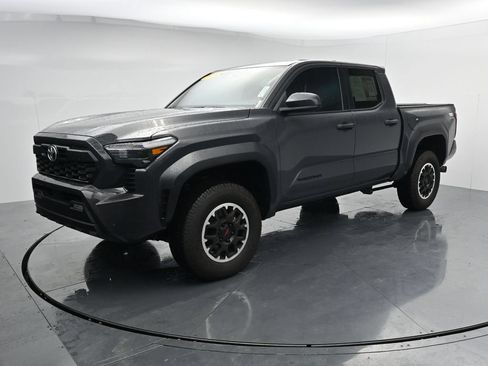 Used 2024 Toyota Tacoma TRD Off-Road AWD/4WD image 4