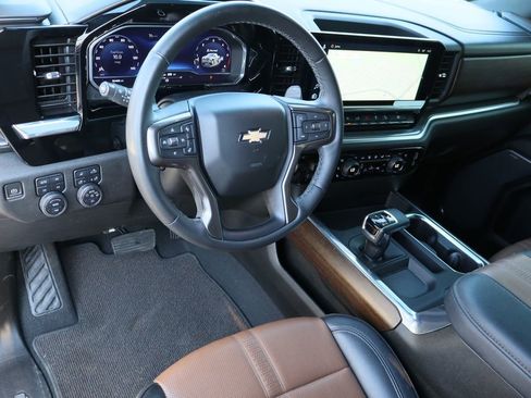 Used 2023 Chevrolet Silverado 1500 High Country w/ Z71 Off-Road Package image 11