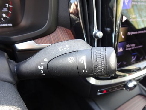 Used 2021 Volvo S60 T6 Momentum w/ Climate Package image 33