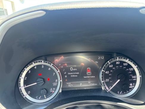 Used 2023 Toyota Highlander XLE AWD/4WD image 11