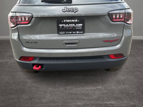Used 2023 Jeep Compass Trailhawk image 27