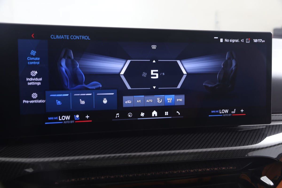 Used 2025 BMW M3 w/ Executive Package RWD image 35