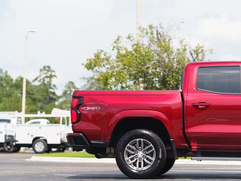 Used 2024 Chevrolet Colorado LT w/ LT Convenience Package III AWD/4WD image 6