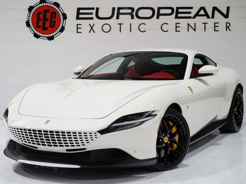 Used 2024 Ferrari Roma RWD image 4