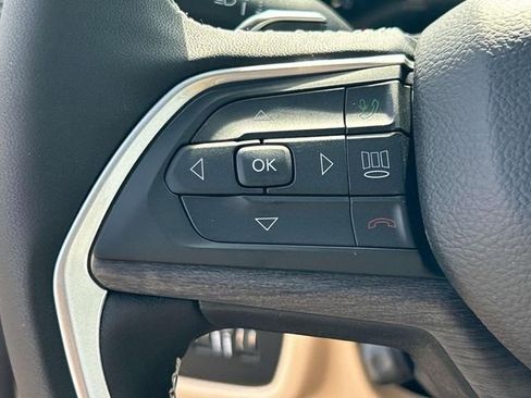 New 2025 Jeep Grand Cherokee Limited w/ Luxury Tech Group II image 19