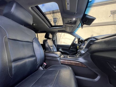 Used 2016 Chevrolet Suburban LT image 16