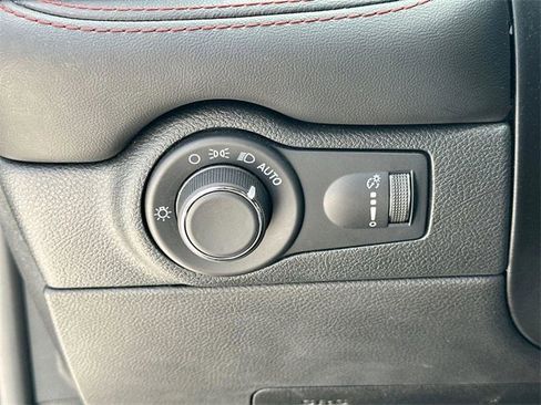 Used 2024 Dodge Durango GT image 27