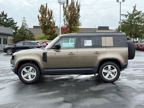 Used 2020 Land Rover Defender 110 First Edition image 6