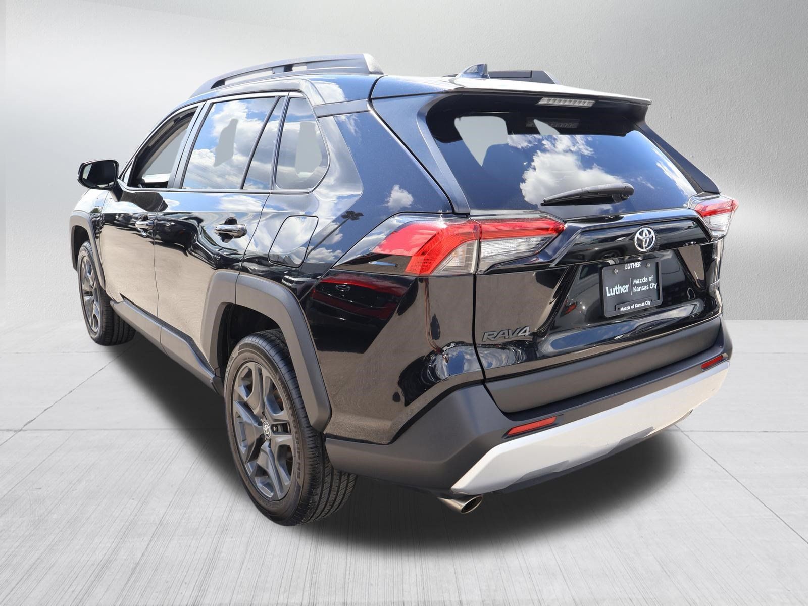 Used 2024 Toyota RAV4 Adventure AWD/4WD image 5