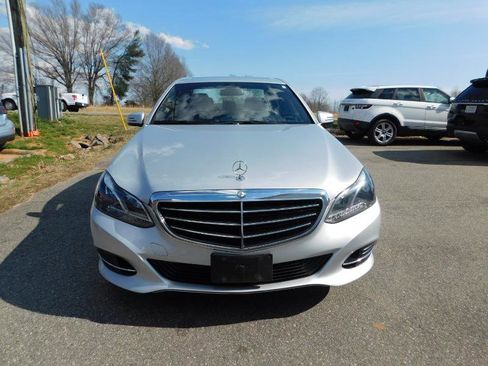 Used 2016 Mercedes-Benz E 350 4MATIC Sedan image 3
