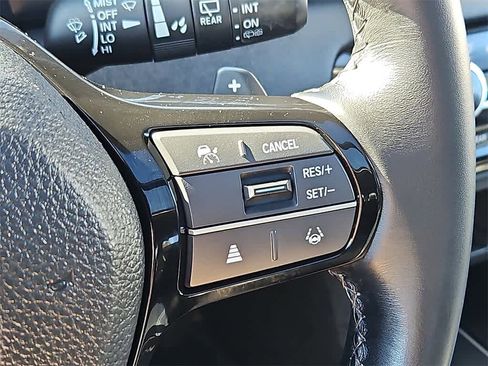 Certified 2025 Honda Pilot Touring image 20