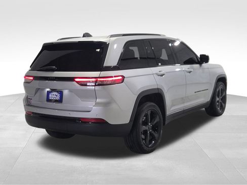 Certified 2023 Jeep Grand Cherokee Altitude AWD/4WD image 28