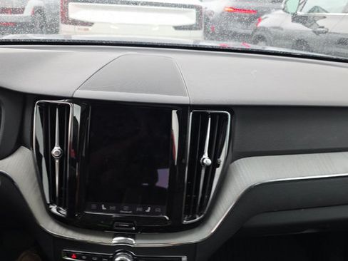 Used 2025 Volvo XC60 B5 Plus w/ Protection Package Premier AWD/4WD image 8