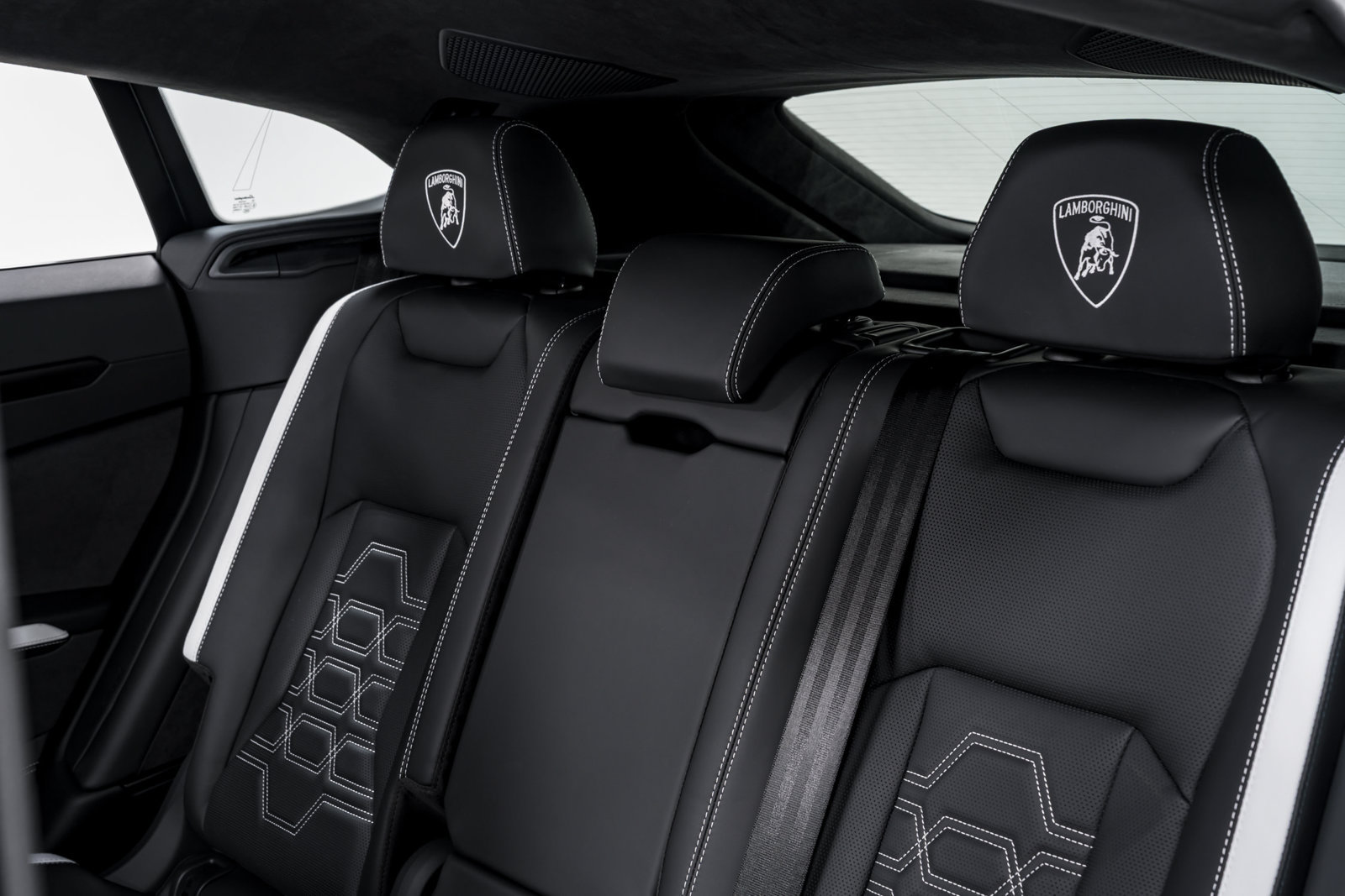 Used 2025 Lamborghini Urus SE AWD/4WD image 31