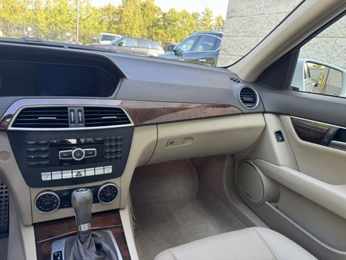 Used 2014 Mercedes-Benz C 250 Sedan image 32