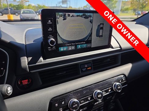 Used 2025 Honda Pilot Black Edition image 18